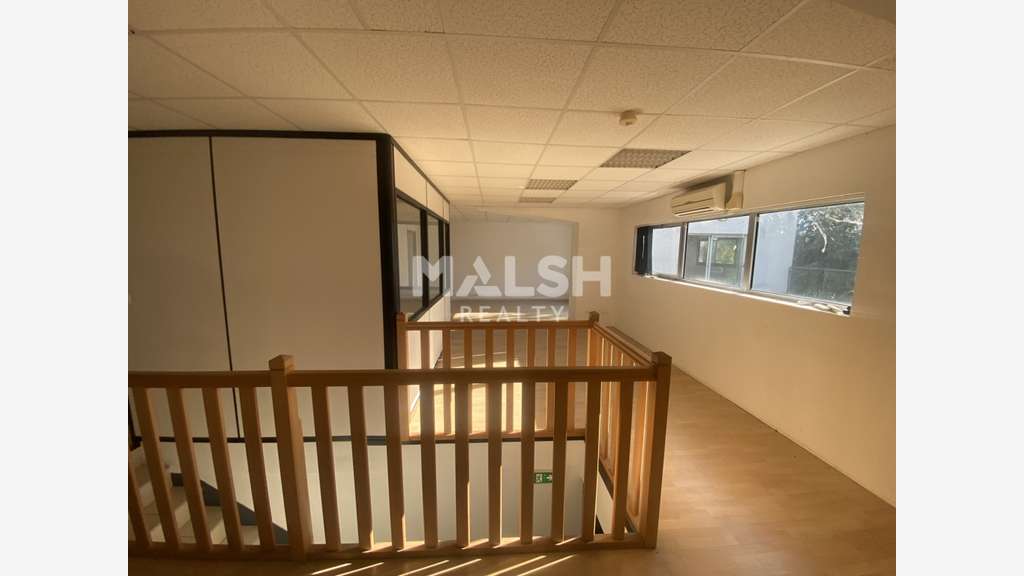 Local d'activités et de bureaux à vendre à Voiron