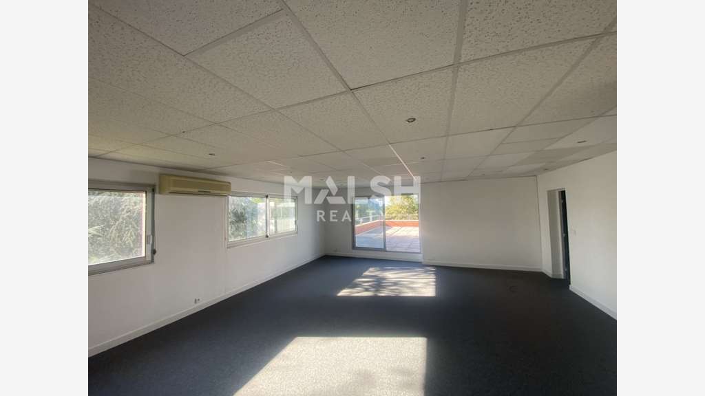 Local d'activités et de bureaux à vendre à Voiron