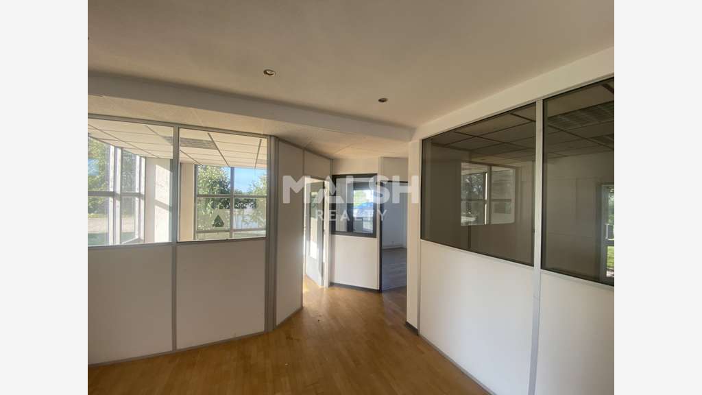 Local d'activités et de bureaux à vendre à Voiron