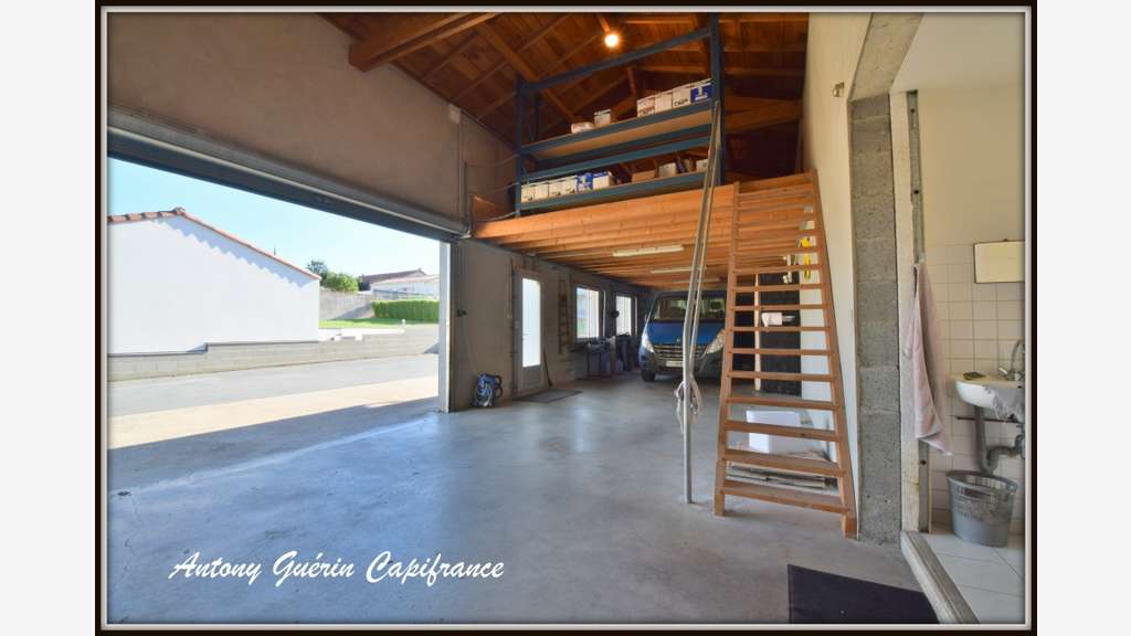 Vente local artisanal 120m² à La Gaubretière