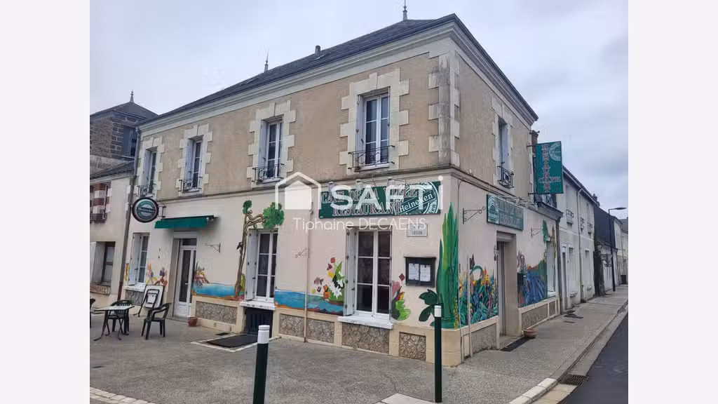 AV bâtiment bar restaurant à Château-la-Vallière 