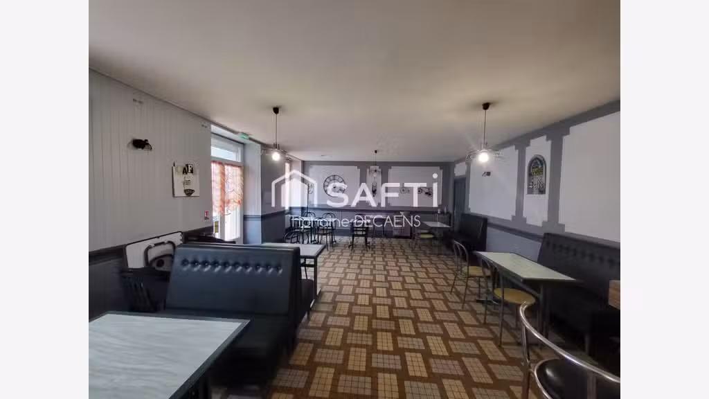 AV bâtiment bar restaurant à Château-la-Vallière 