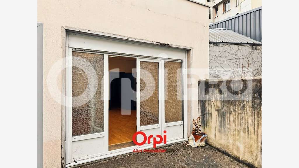 Local professionnel 48m² à vendre à Montluçon