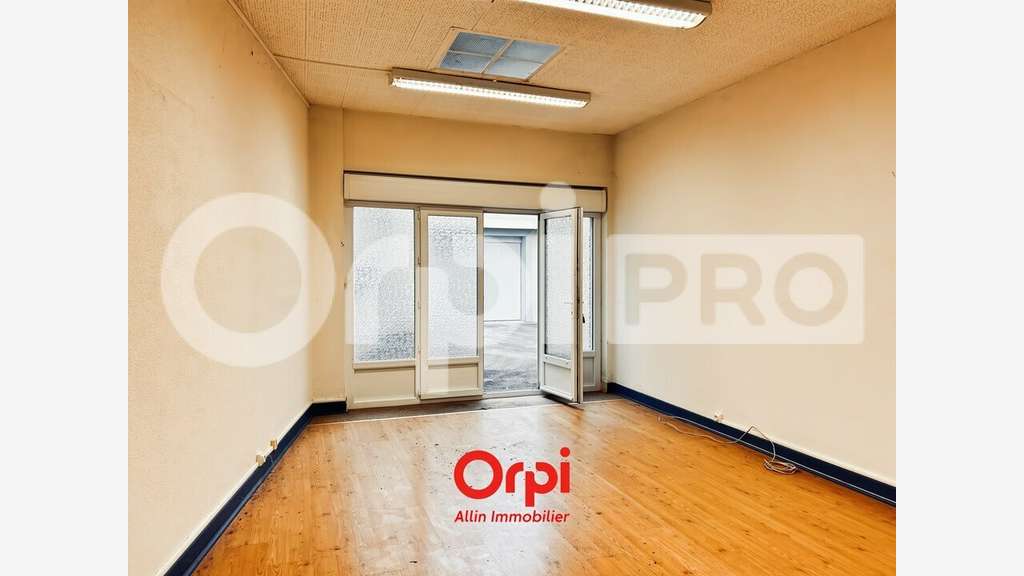 Local professionnel 48m² à vendre à Montluçon