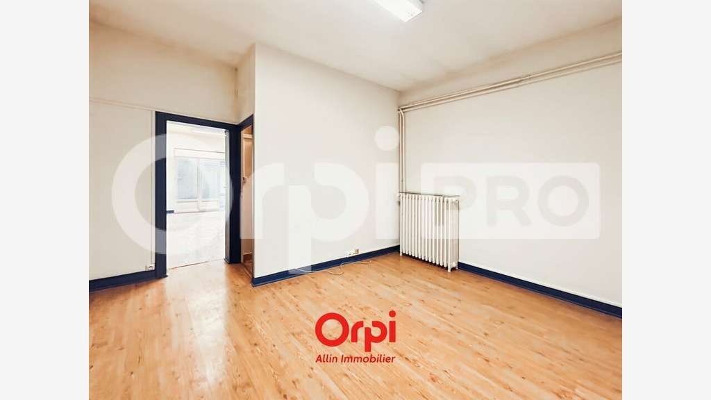 Local professionnel 48m² à vendre à Montluçon