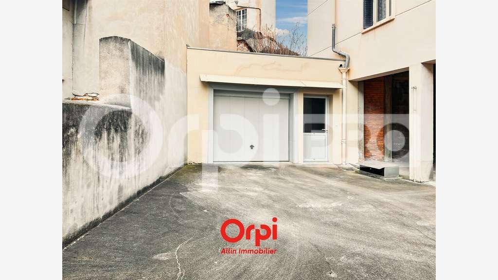 Local professionnel 48m² à vendre à Montluçon