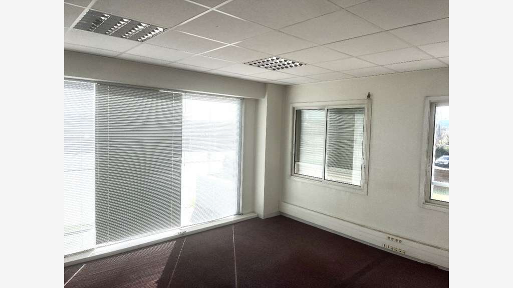 Vente bureaux très lumineux 241m² à Valence