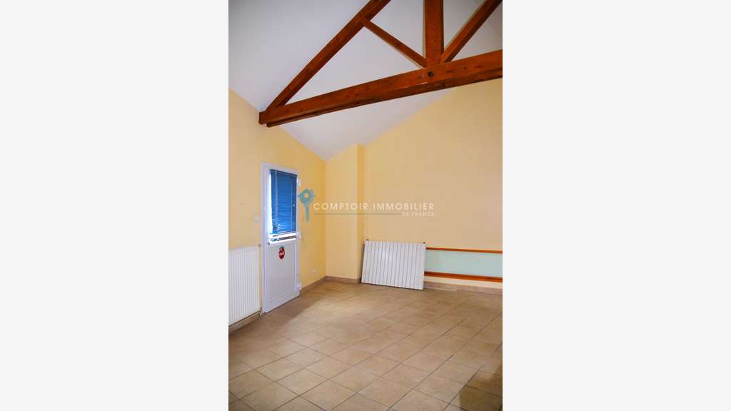 A vendre local commercial 307m² à Lanarce