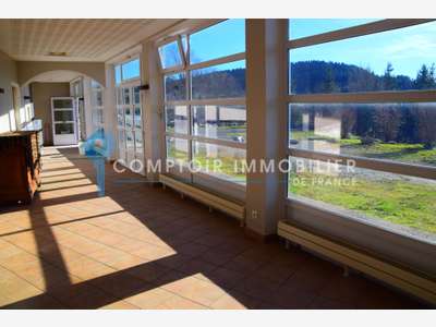 A vendre local commercial 307m² à Lanarce