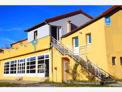 A vendre local commercial 307m² à Lanarce