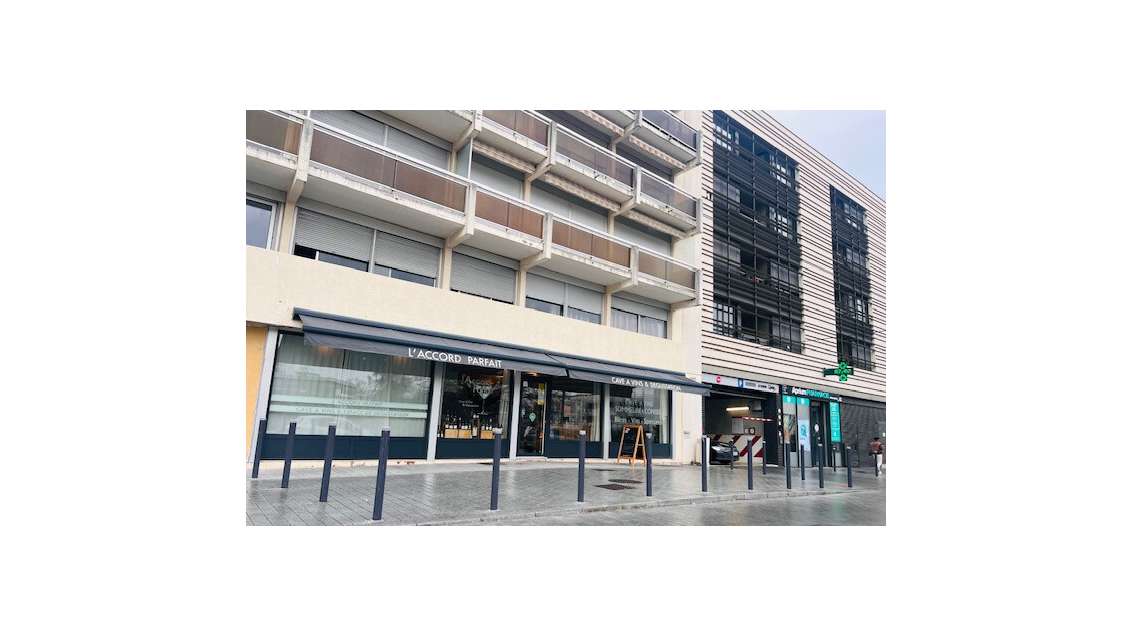 Vend local commercial 108m² Mérignac hyper centre