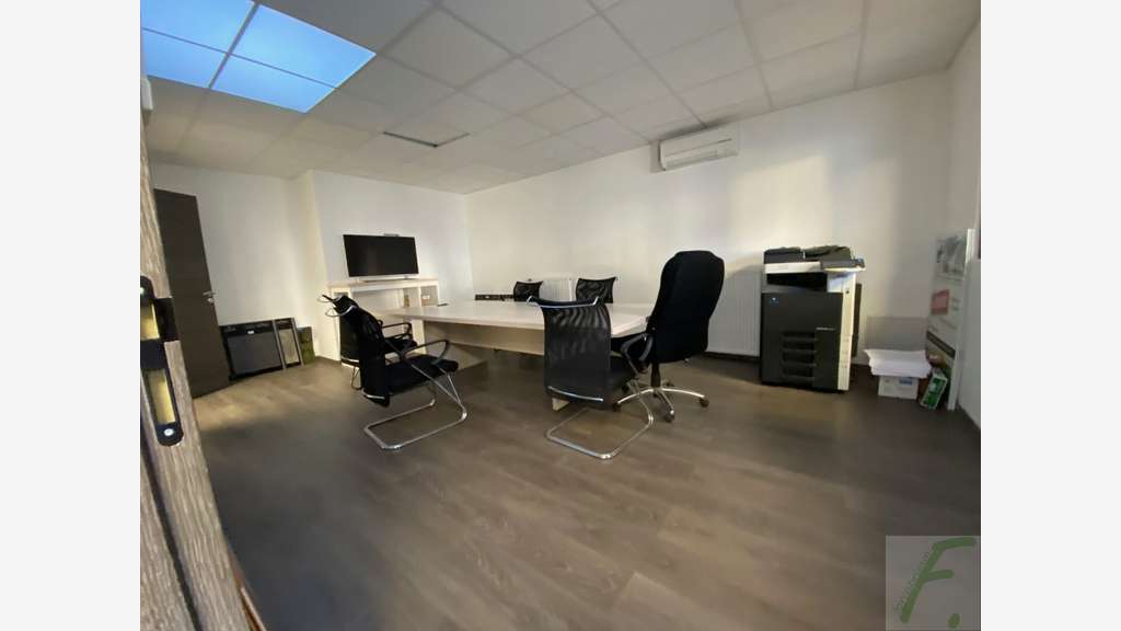 Vente local commercial 100m² à Albertville centre