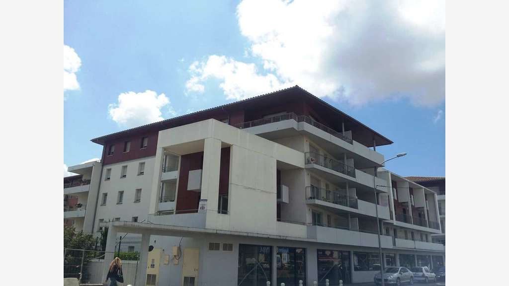 AV local commercial 134m² sur boulevard ç Agen