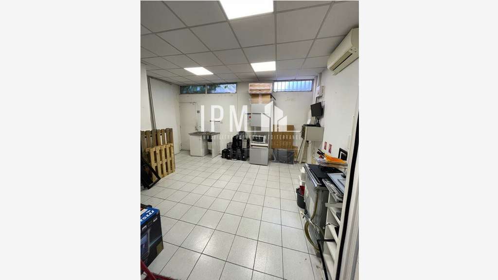 A vendre local commercial 63m² Aix-en-Provence