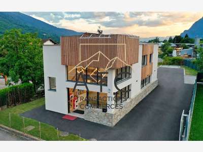 Local commercial 207m² empl premium Albertville