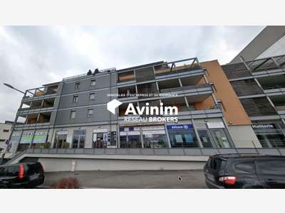 À vendre local commercial 119m² à Seynod