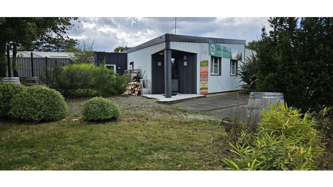 A vendre local commercial et entrepôt ZA Arradon