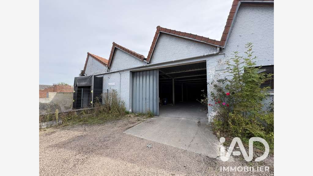 AV bâtiment commercial 3500m² à Avesnes-les-Aubert