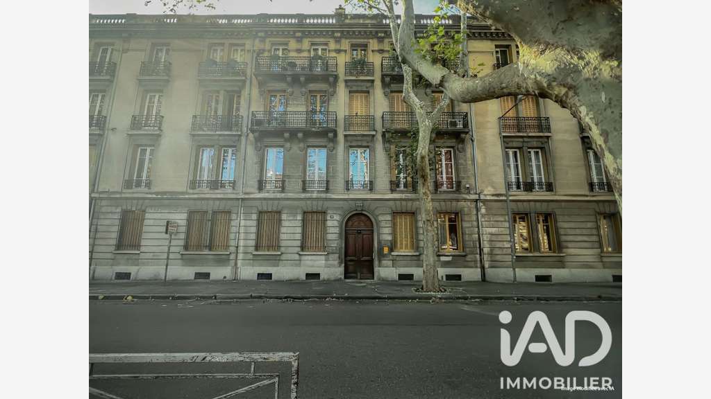 Vente local commercial 132m² à Avignon