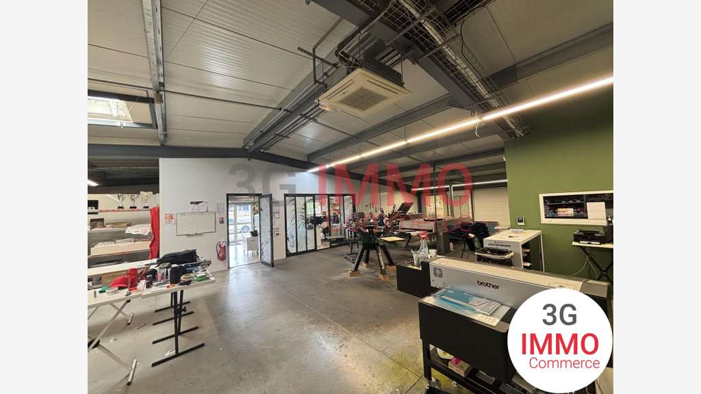 Vente local commercial 500m² à Azay-le-Brûlé