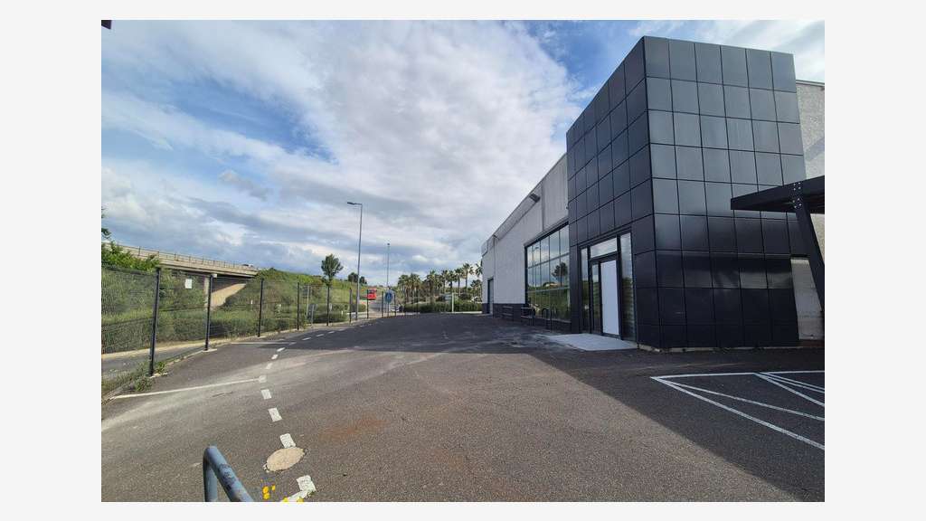 Local mixte 340m² à vendre à Béziers