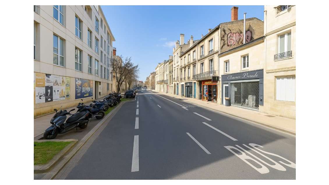 Local commercial 180m² à vendre à Bordeaux