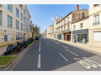Local commercial 180m² à vendre à Bordeaux