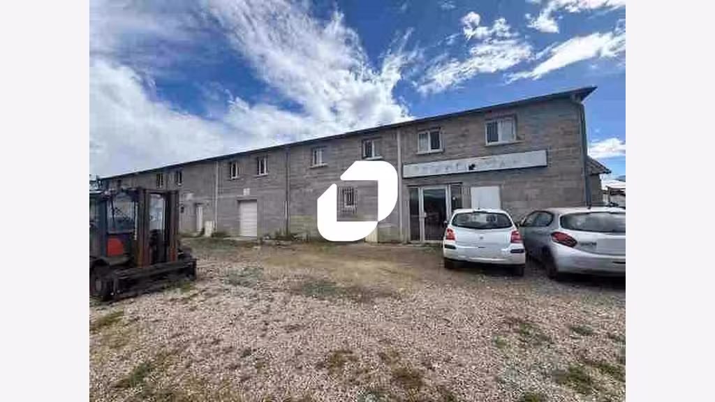 Vente Local commercial 1700m² Ableiges