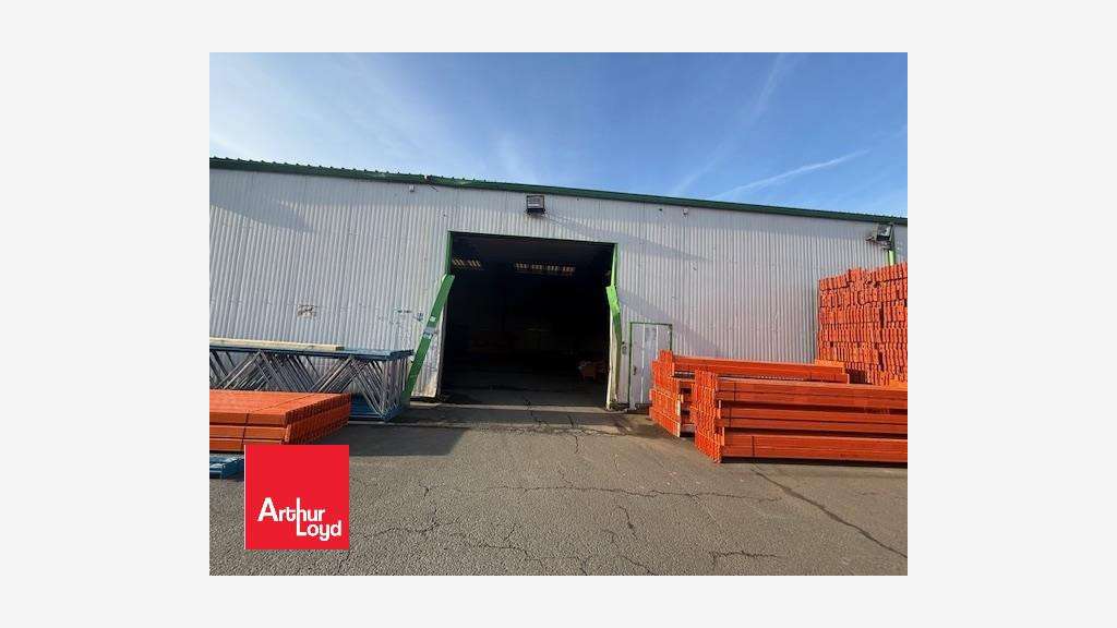 A vendre espace logistique et bureaux 3050m² Ablis