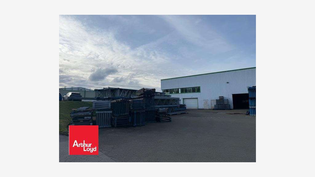A vendre espace logistique et bureaux 3050m² Ablis
