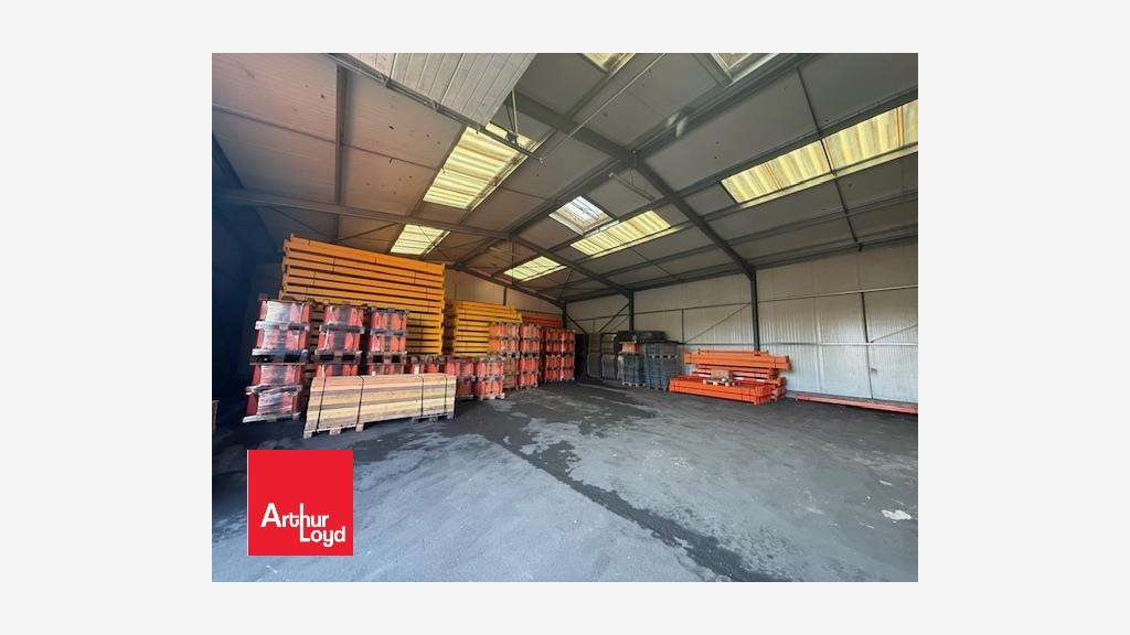 A vendre espace logistique et bureaux 3050m² Ablis