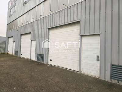Locaux de stockage 91m² plus mezzanine à Achères