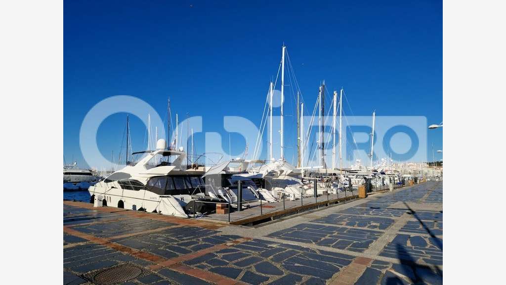 Murs libres restaurant à vendre au Cap d'Agde