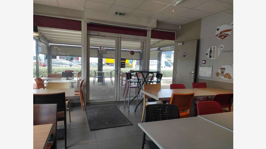Local commercial vendu loué zone comm d’Agde
