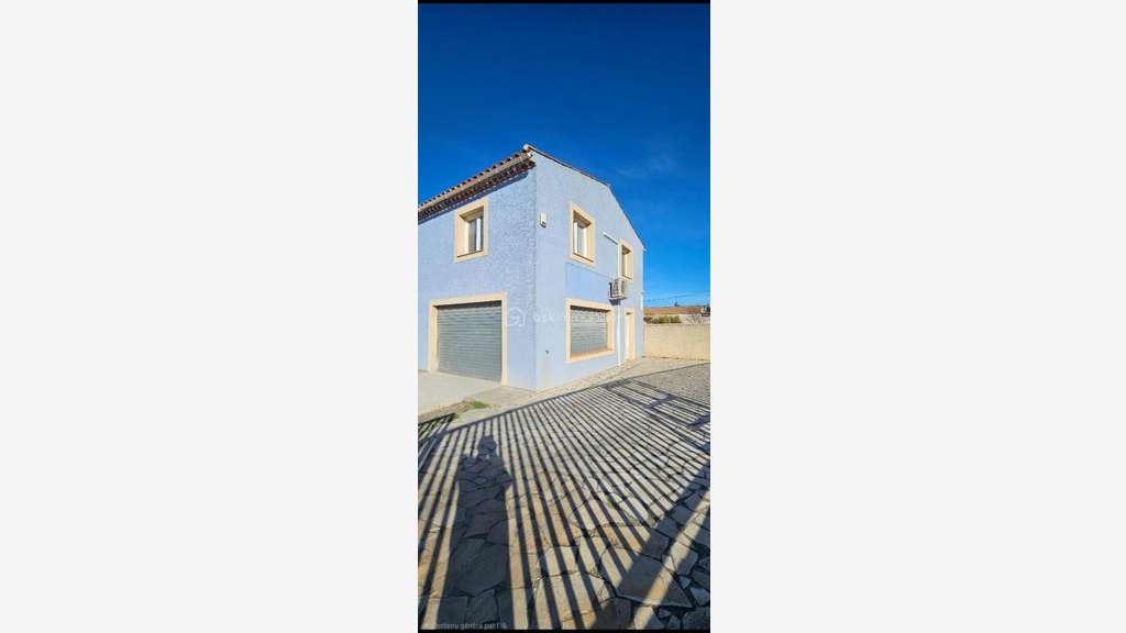 Local professionnel de 105m² à vendre à Agde