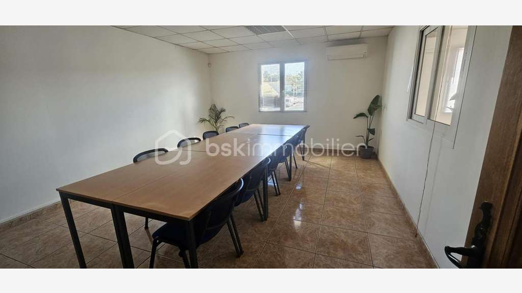 Local professionnel de 105m² à vendre à Agde