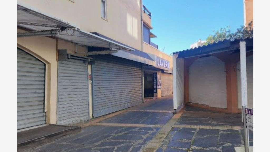 CAP D'AGDE - Local commercial libre de 44m2