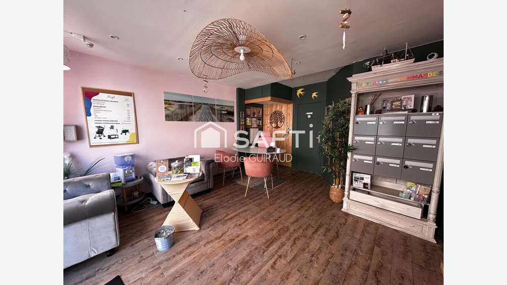 AV local commercial libre 44m² Cap d'Agde Le Môle