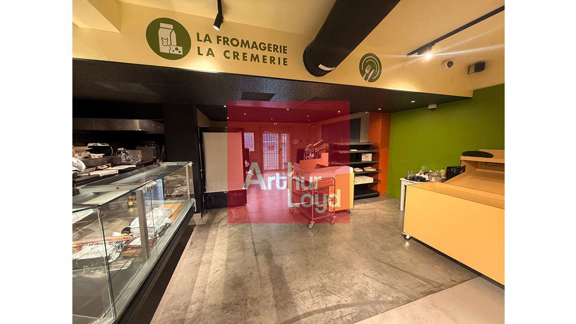 Commerce équipé et plateaux à aménager Agen Sud