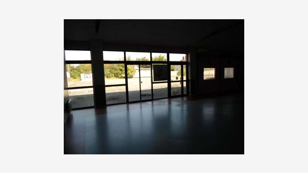 Vente local commercial de 722m² à Agen axe majeur