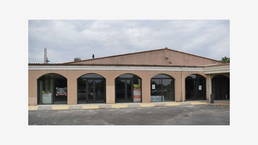 A vendre local commercial neuf 79m² à Airvault