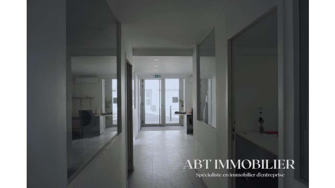 Vente local commercial 95m² à Aix-en-Provence 