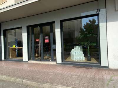 AIX LES BAINS, à vendre, murs commerciaux rénovés
