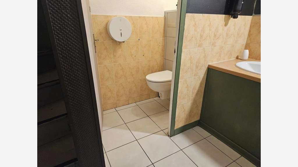 A vendre murs commerciaux 90.10m² à Aix-les-Bains