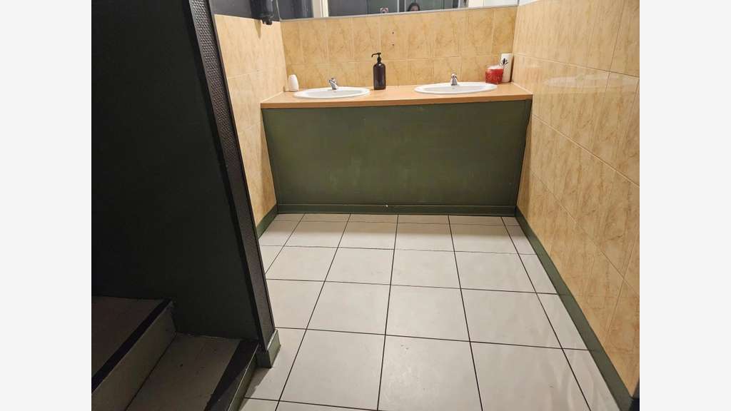 A vendre murs commerciaux 90.10m² à Aix-les-Bains