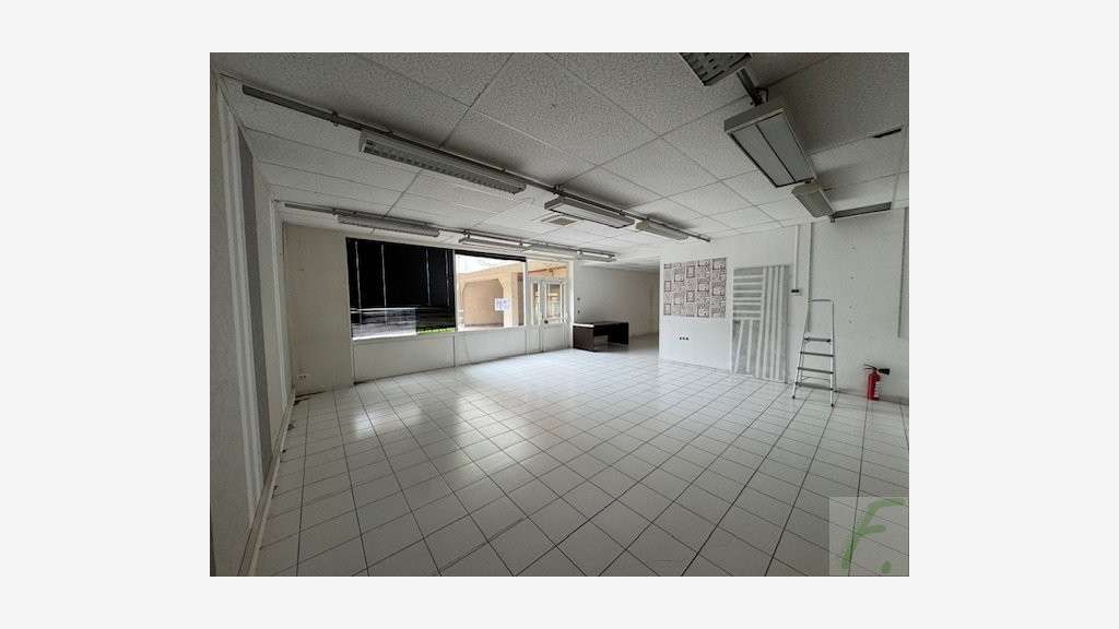 Ce local dispose de nombreux atouts : belle surfac