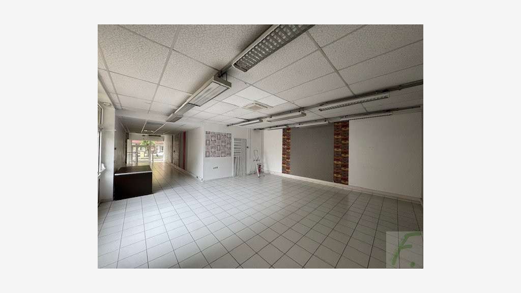 Ce local dispose de nombreux atouts : belle surfac