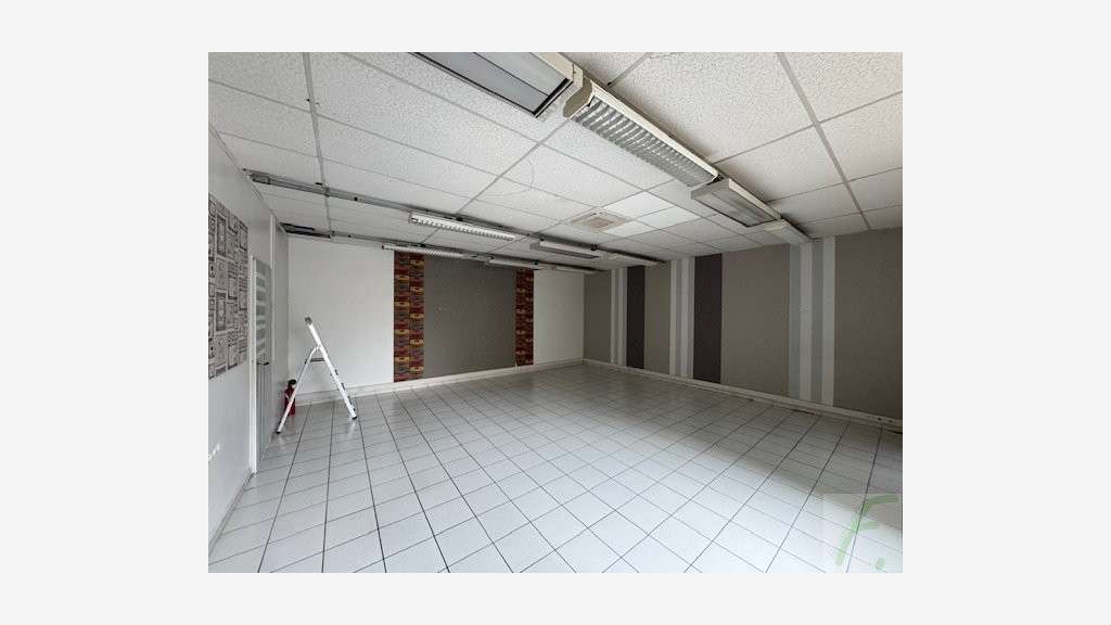 Ce local dispose de nombreux atouts : belle surfac