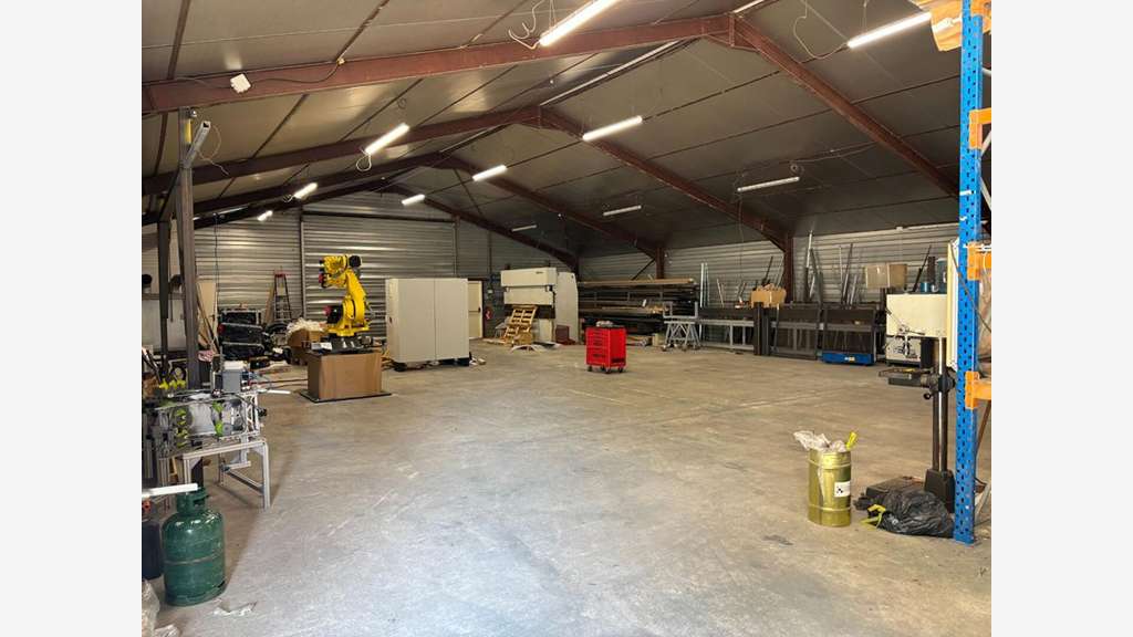 Vente locaux 1178m² à Aixe sur Vienne prox centre