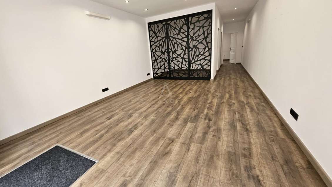 Local commercial en plein coeur d'Albertville  